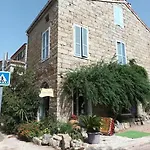 Casaluna, Centre Village, Joli Petit