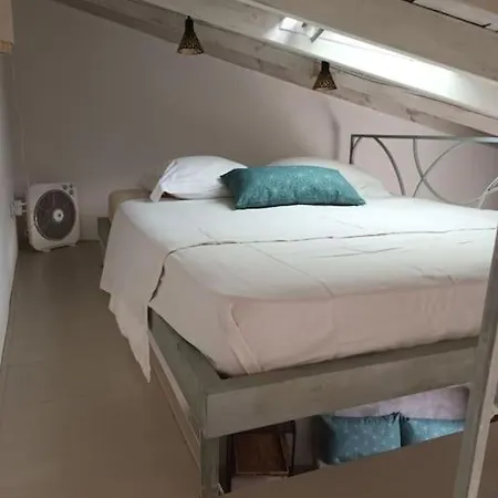 Casaluna, Centre Village, Joli Petit アパート *