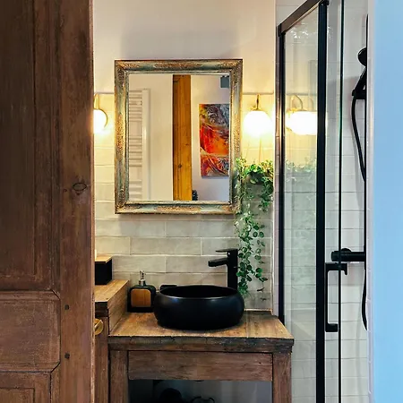 Casaluna, Centre Village, Joli Petit アパート *