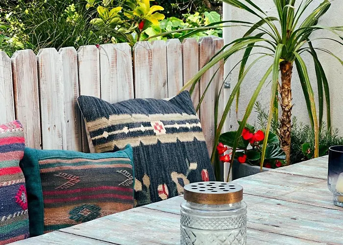 Casaluna, Centre Village, Joli Petit